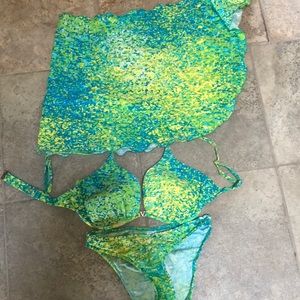 Venus like new two piece bathing suit